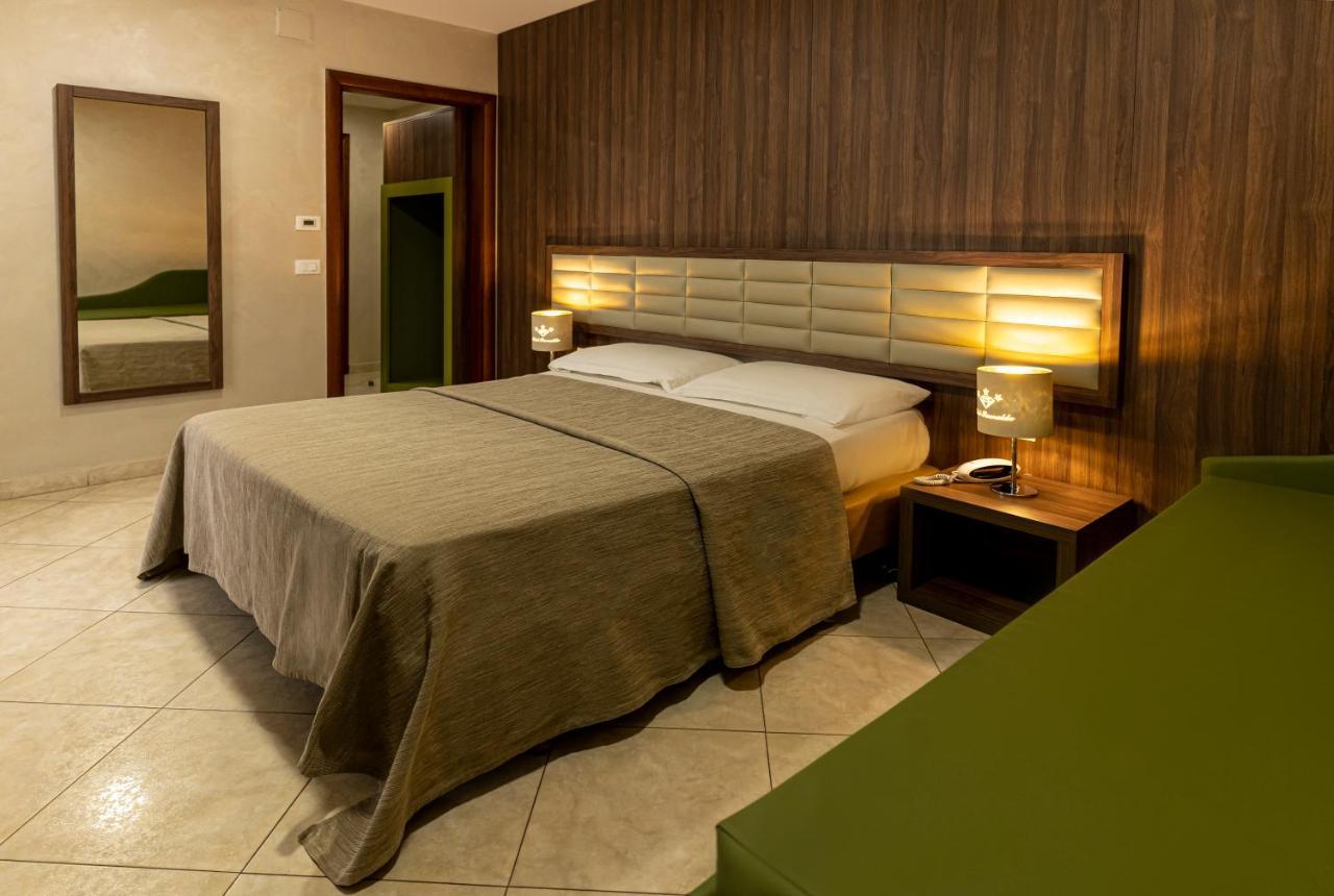 Hotel Smeraldo Qualiano Eksteriør billede