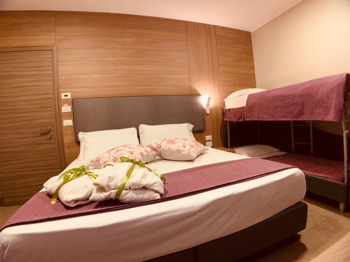 Hotel Smeraldo Qualiano Eksteriør billede