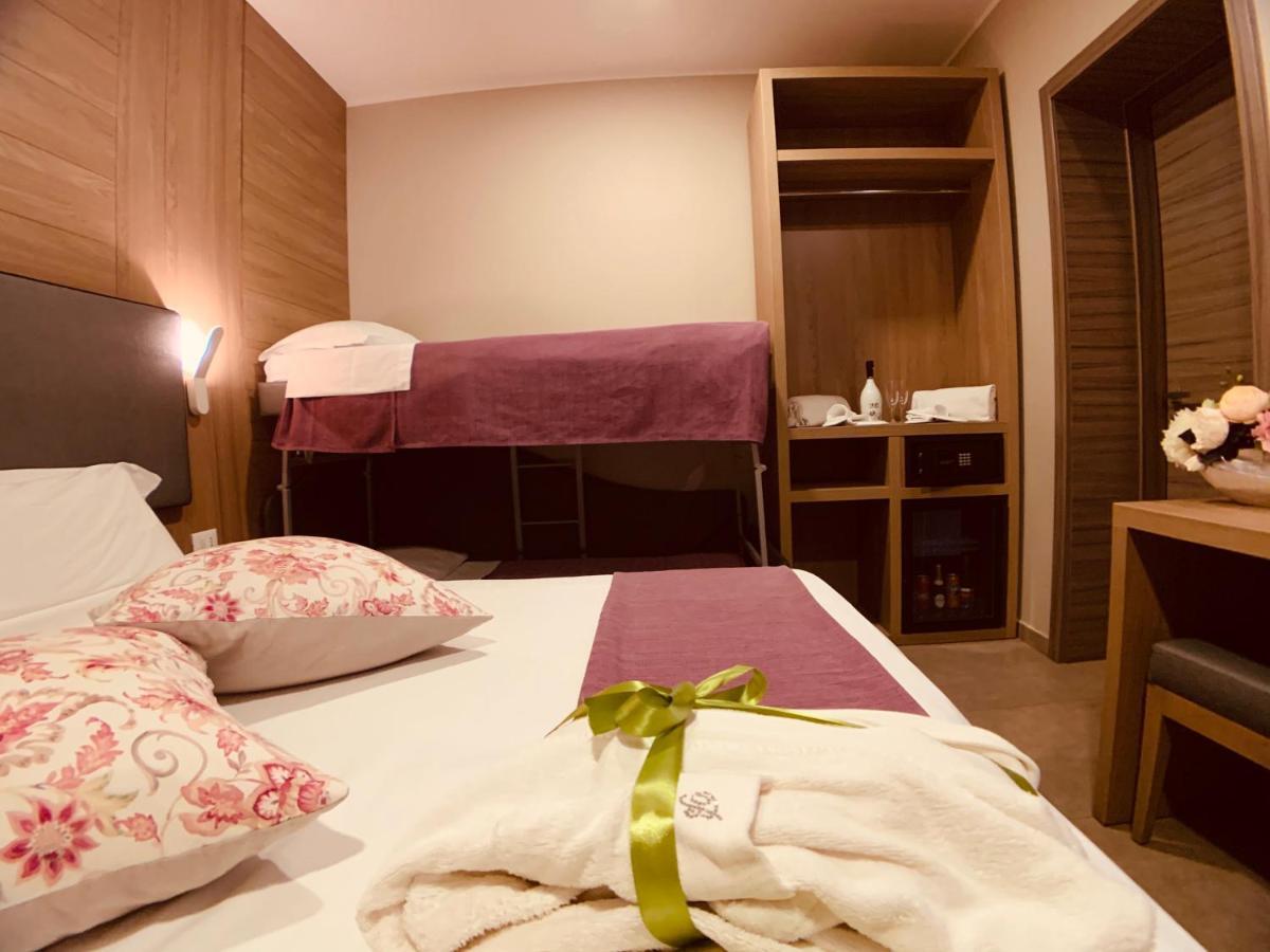 Hotel Smeraldo Qualiano Eksteriør billede