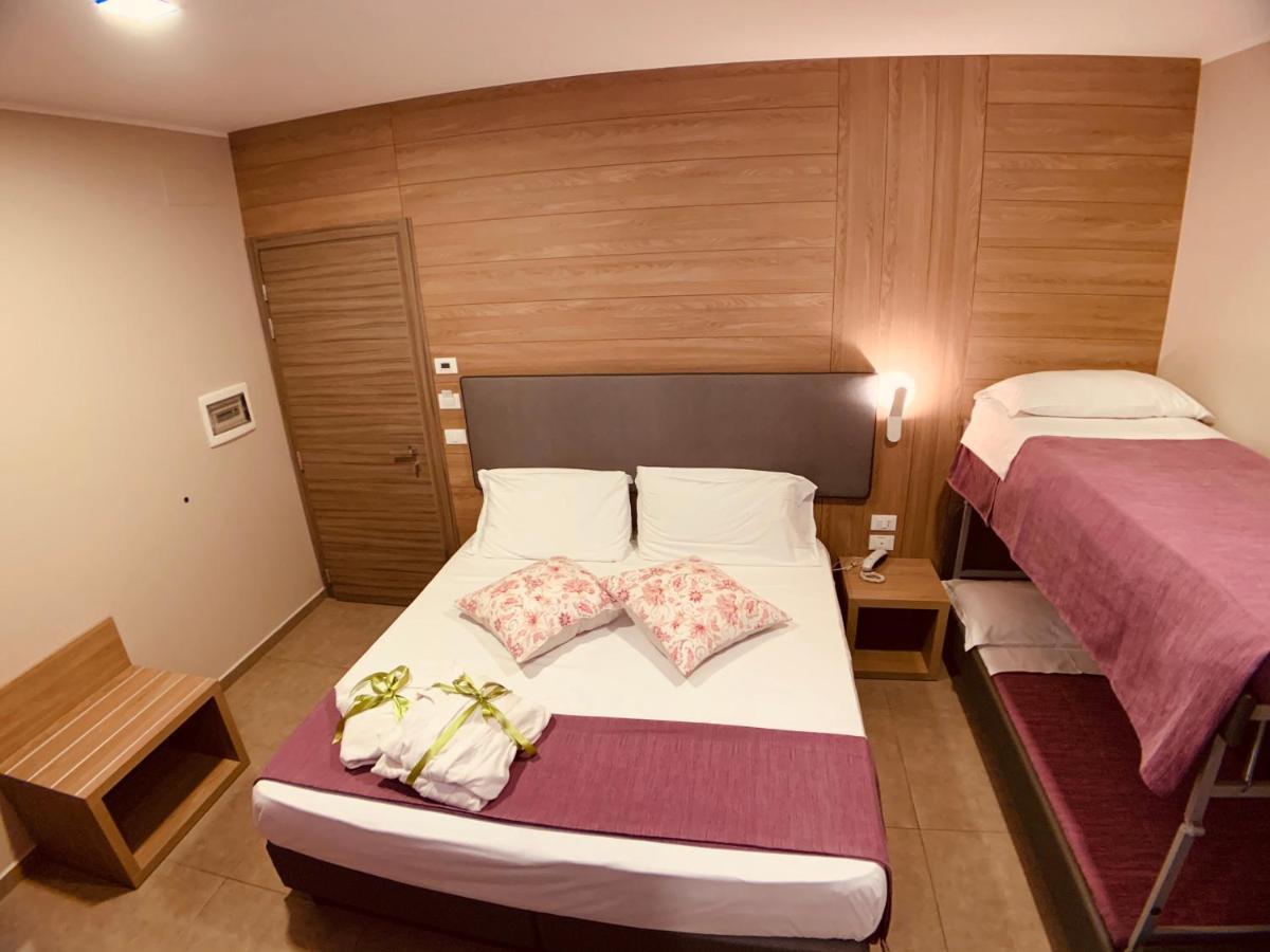 Hotel Smeraldo Qualiano Eksteriør billede
