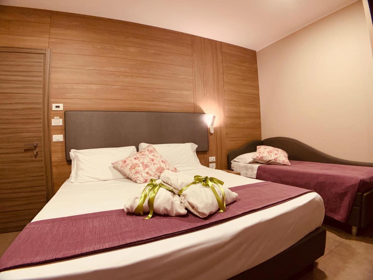 Hotel Smeraldo Qualiano Eksteriør billede